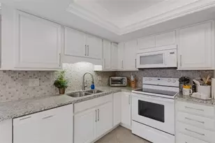 3902 Wilshire Dr, Sarasota, FL 34238 - Photo 21