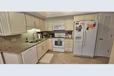 3902 Wilshire Drive #98, Sarasota, FL 34238 - Photo 7