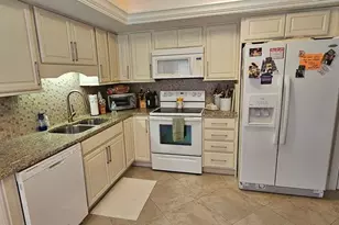 3902 Wilshire Dr, Sarasota, FL 34238 - Photo 7