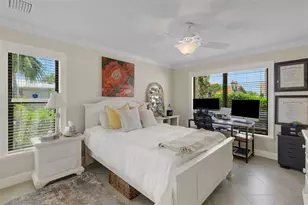 3902 Wilshire Dr, Sarasota, FL 34238 - Photo 9