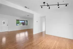 1961 42nd St N, Saint Petersburg, FL 33713 - Photo 11