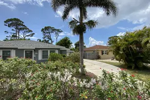 828 Nokomis Ave S, Venice, FL 34285 - Photo 5