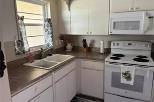 668 Park Cir, Bradenton, FL 34207 - Photo 9