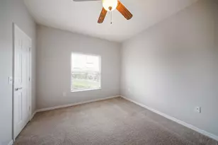7633 Plantation Cir, University Park, FL 34201 - Photo 23