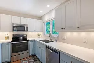1631 Worrington St, Sarasota, FL 34231 - Photo 9