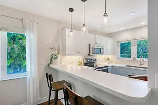 1631 Worrington St, Sarasota, FL 34231 - Photo 7