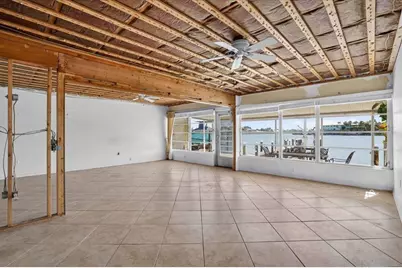 17 Seaside Court, Holmes Beach, FL 34217 - Photo 7