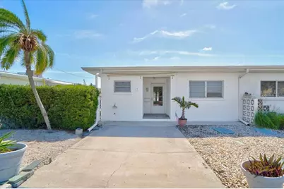 17 Seaside Court, Holmes Beach, FL 34217 - Photo 5