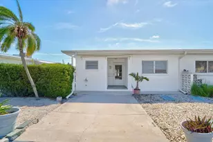 17 Seaside Ct, Holmes Beach, FL 34217 - Photo 5