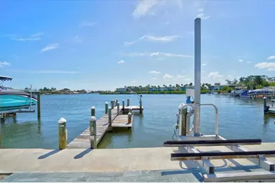 17 Seaside Court, Holmes Beach, FL 34217 - Photo 19
