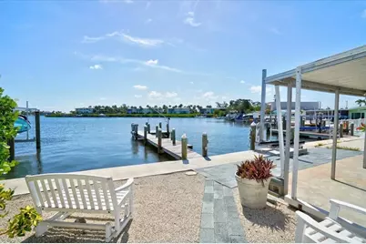 17 Seaside Court, Holmes Beach, FL 34217 - Photo 17