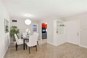 5726 Waneta Pl, Sarasota, FL 34231 - Photo 9