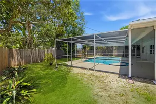 5726 Waneta Pl, Sarasota, FL 34231 - Photo 45