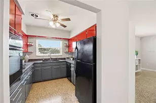 5726 Waneta Pl, Sarasota, FL 34231 - Photo 27