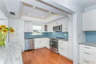 2126 Riverbluff Pkwy, Sarasota, FL 34231 - Photo 17