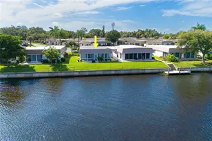 2126 Riverbluff Pkwy, Sarasota, FL 34231 - Photo 57