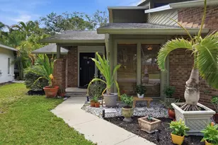 1063 Greystone Ln, Sarasota, FL 34232 - Photo 5