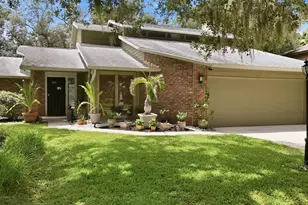 1063 Greystone Ln, Sarasota, FL 34232 - Photo 3