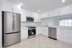 5617 Evergreen Dr, Sarasota, FL 34233 - Photo 15