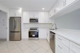 5617 Evergreen Dr, Sarasota, FL 34233 - Photo 13