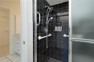 5617 Evergreen Dr, Sarasota, FL 34233 - Photo 39