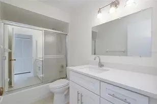 5617 Evergreen Dr, Sarasota, FL 34233 - Photo 27