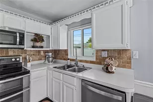 3943 Eton Pl, Sarasota, FL 34241 - Photo 7