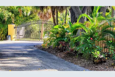 3348 Alamo Lane, Sarasota, FL 34235 - Photo 3