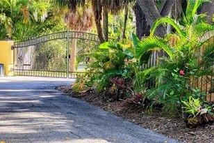 3348 Alamo Ln, Sarasota, FL 34235 - Photo 3