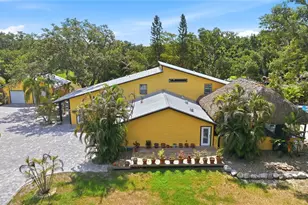 3348 Alamo Ln, Sarasota, FL 34235 - Photo 9