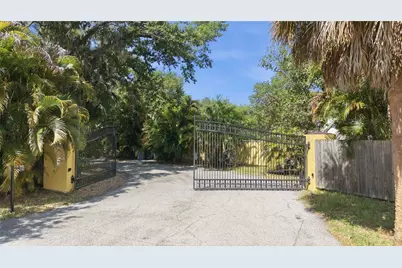 3348 Alamo Lane, Sarasota, FL 34235 - Photo 5