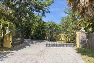 3348 Alamo Ln, Sarasota, FL 34235 - Photo 5