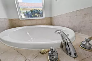 4414 67th Ave Cir E, Sarasota, FL 34243 - Photo 13