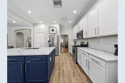 4414 67th Avenue Circle E, Sarasota, FL 34243 - Photo 9