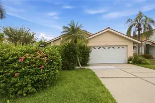 4320 Marcott Cir, Sarasota, FL 34233 - Photo 3