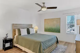3607 E Bay Dr, Bradenton Beach, FL 34217 - Photo 17