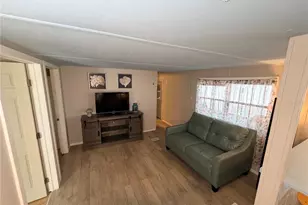 208 50th Ave Dr E, Bradenton, FL 34203 - Photo 9
