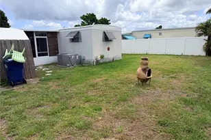 208 50th Ave Dr E, Bradenton, FL 34203 - Photo 3