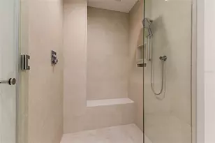 275 1st Ave S, Saint Petersburg, FL 33701 - Photo 17