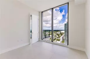 275 1st Ave S, Saint Petersburg, FL 33701 - Photo 19