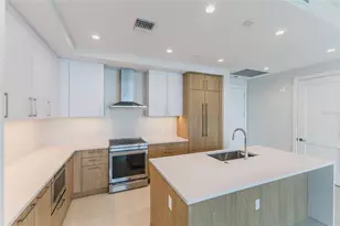 275 1st Ave S, Saint Petersburg, FL 33701 - Photo 11