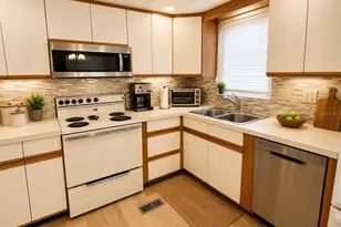 1912 Indiana Ave, Bradenton, FL 34207 - Photo 9
