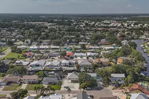 4212 3rd Ave NE, Bradenton, FL 34208 - Photo 3