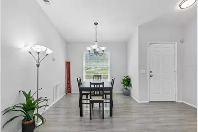 201 113th Street E, Bradenton, FL 34212 - Photo 9