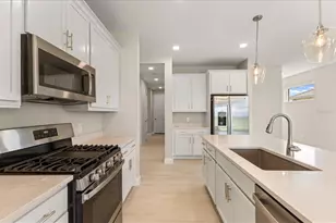 1099 Waterline Ct, Sarasota, FL 34240 - Photo 11