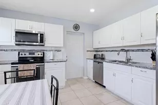 910 16th Ave W, Palmetto, FL 34221 - Photo 9