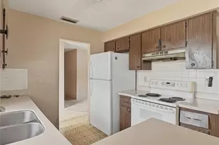 5430 Hayden Blvd, Sarasota, FL 34232 - Photo 9
