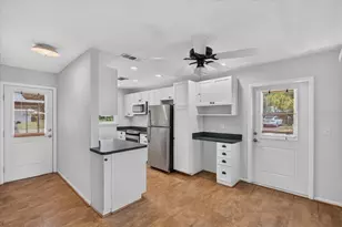 166 Circlewood Dr, Venice, FL 34293 - Photo 7