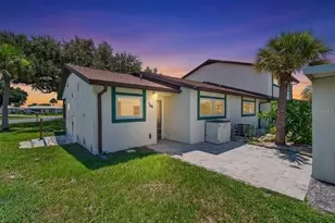 166 Circlewood Dr, Venice, FL 34293 - Photo 3