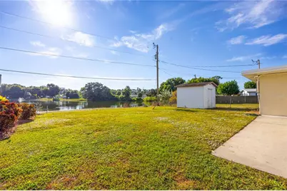 275 Lakeview Drive, North Fort Myers, FL 33917 - Photo 19